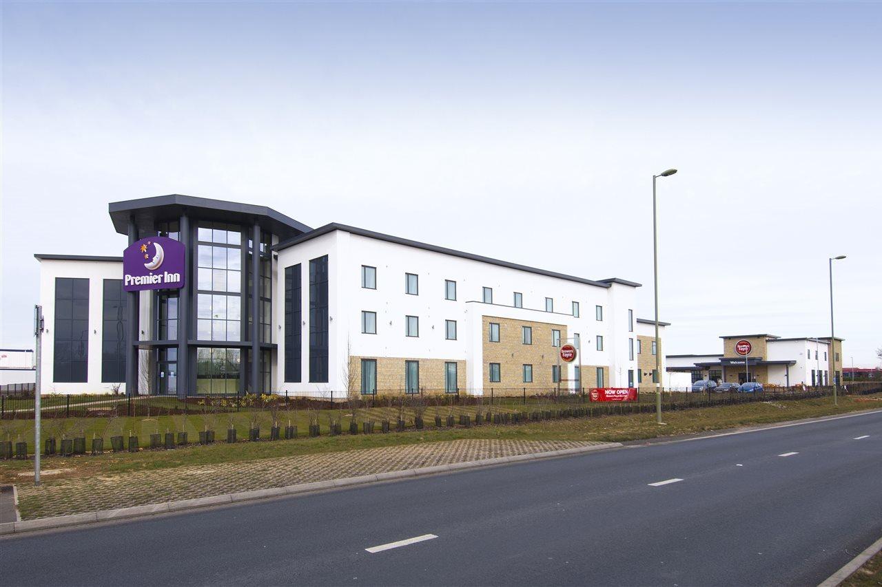 Premier Inn Bicester Bagian luar foto