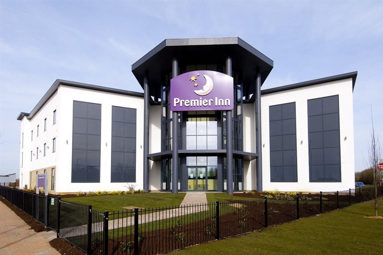 Premier Inn Bicester Bagian luar foto