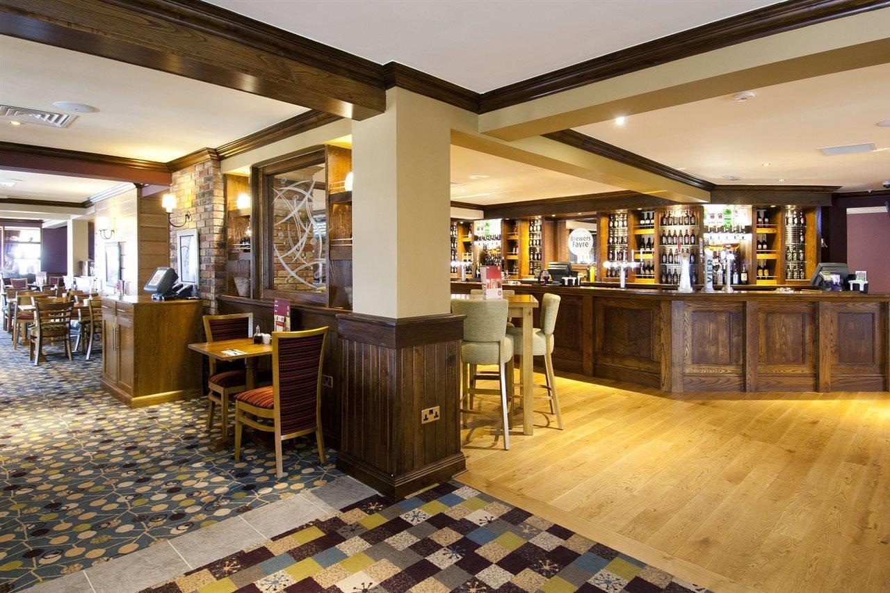Premier Inn Bicester Bagian luar foto