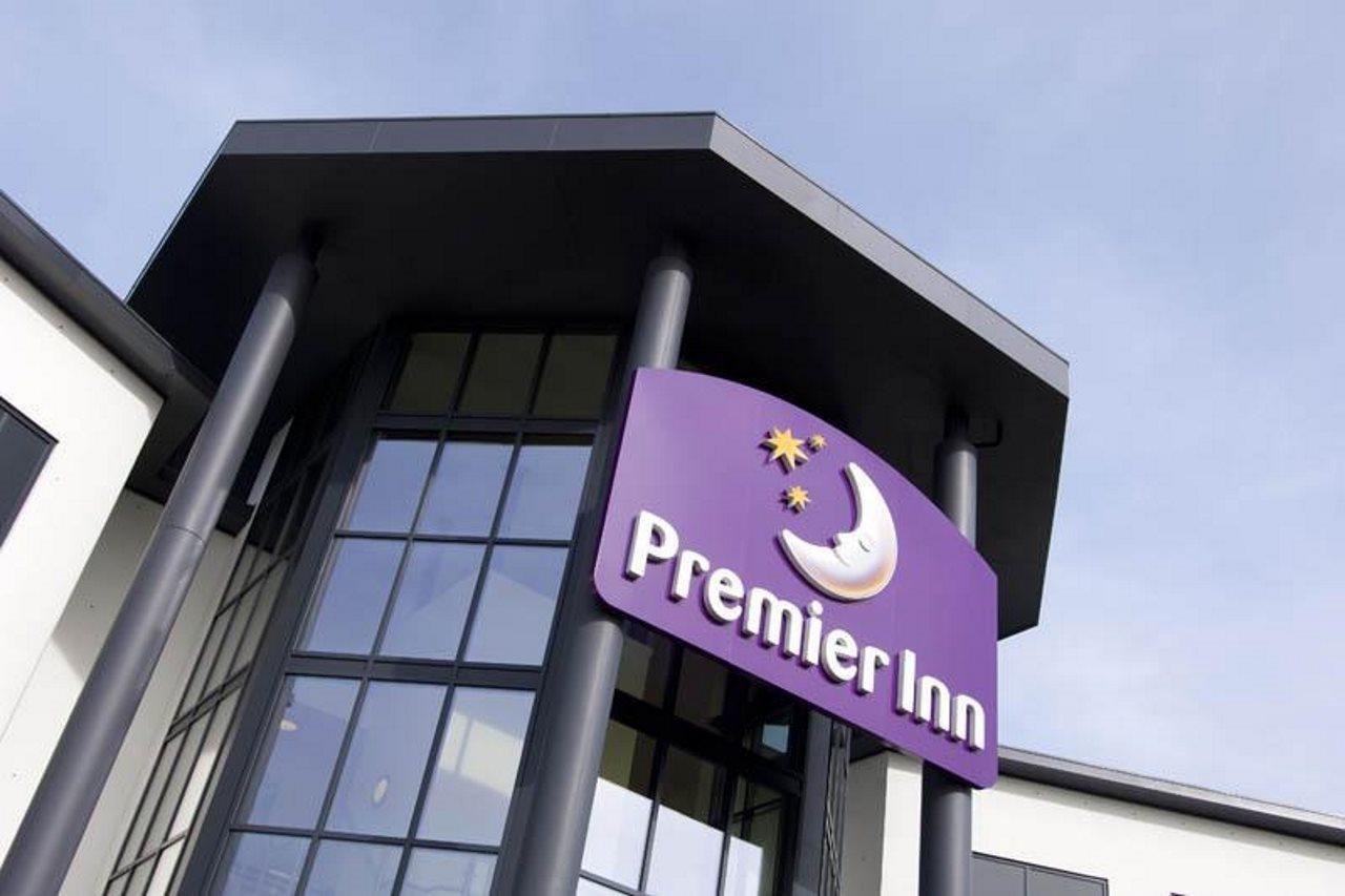 Premier Inn Bicester Bagian luar foto