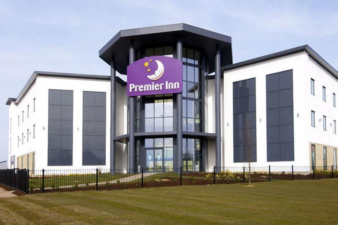 Premier Inn Bicester Bagian luar foto